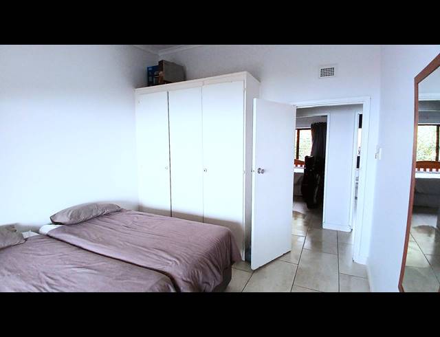 3 BEDROOM APARTMENT RENTED IN UMDLOTI BEACH